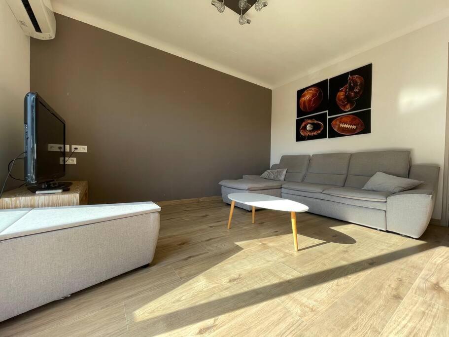 Appartement 2 Chambres +Parking Нарбонна Экстерьер фото